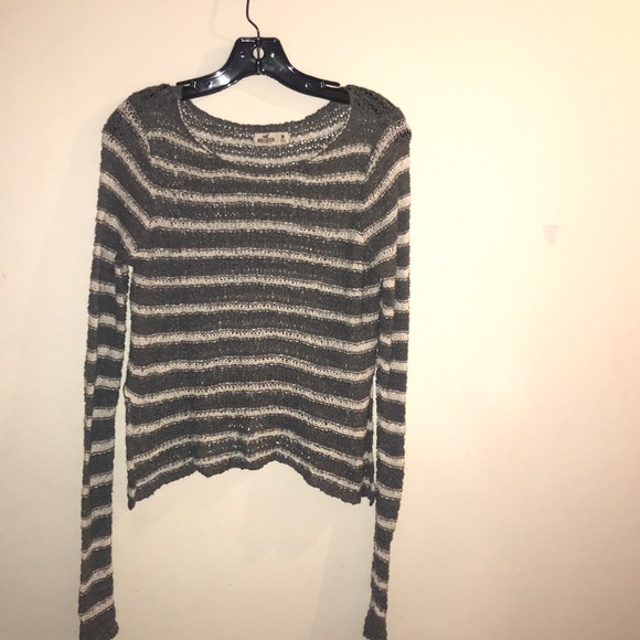 Hollister Sweaters - Women’s Hollister sweater size medium